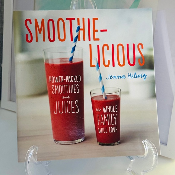NEW Smoothie-Licious Jenna Helwig Paperback Recipe Book - Picture 1 of 14